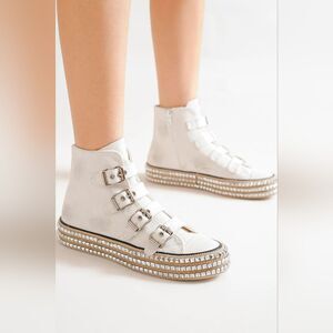 Beast‎ Fashion Multi-Buckle Straps Studded White Platform Sneakers